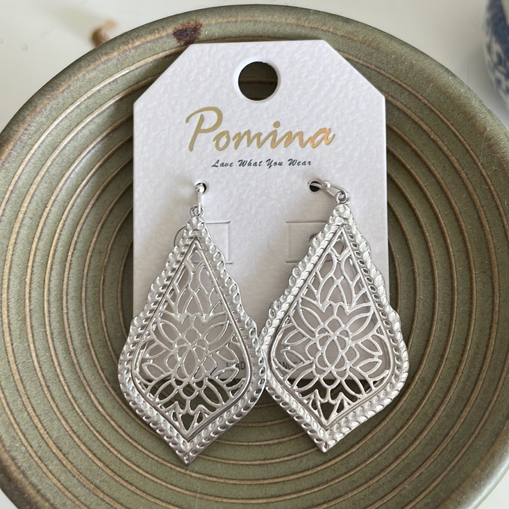 🎉HP🎉NEW Pomina Silver Teardrop Filagree Hook Earrings